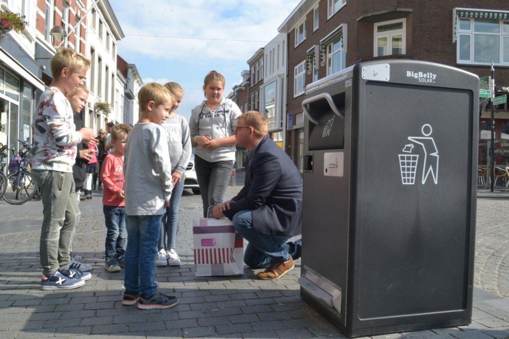 Gemeente Bergen op Zoom kiest voor pratende Bigbelly's